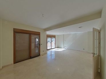 Casa amb balcó en venda a Este