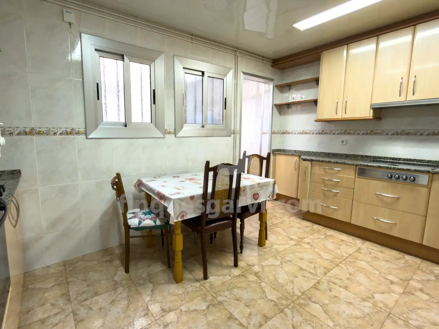 Cocina de Piso en venta en L'Hospitalet de Llobregat con Calefacción y Balcón