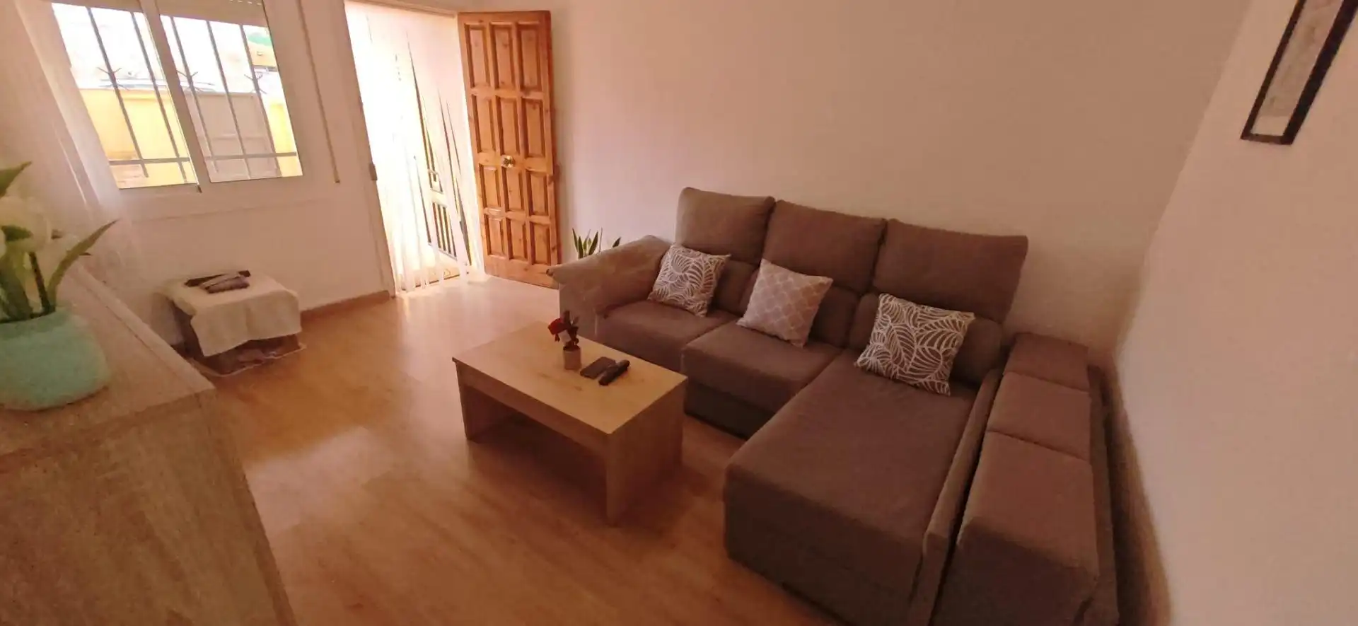 Sala d'estar de Casa adosada en venda en Albinyana amb Aire condicionat, Calefacció i Jardí privat