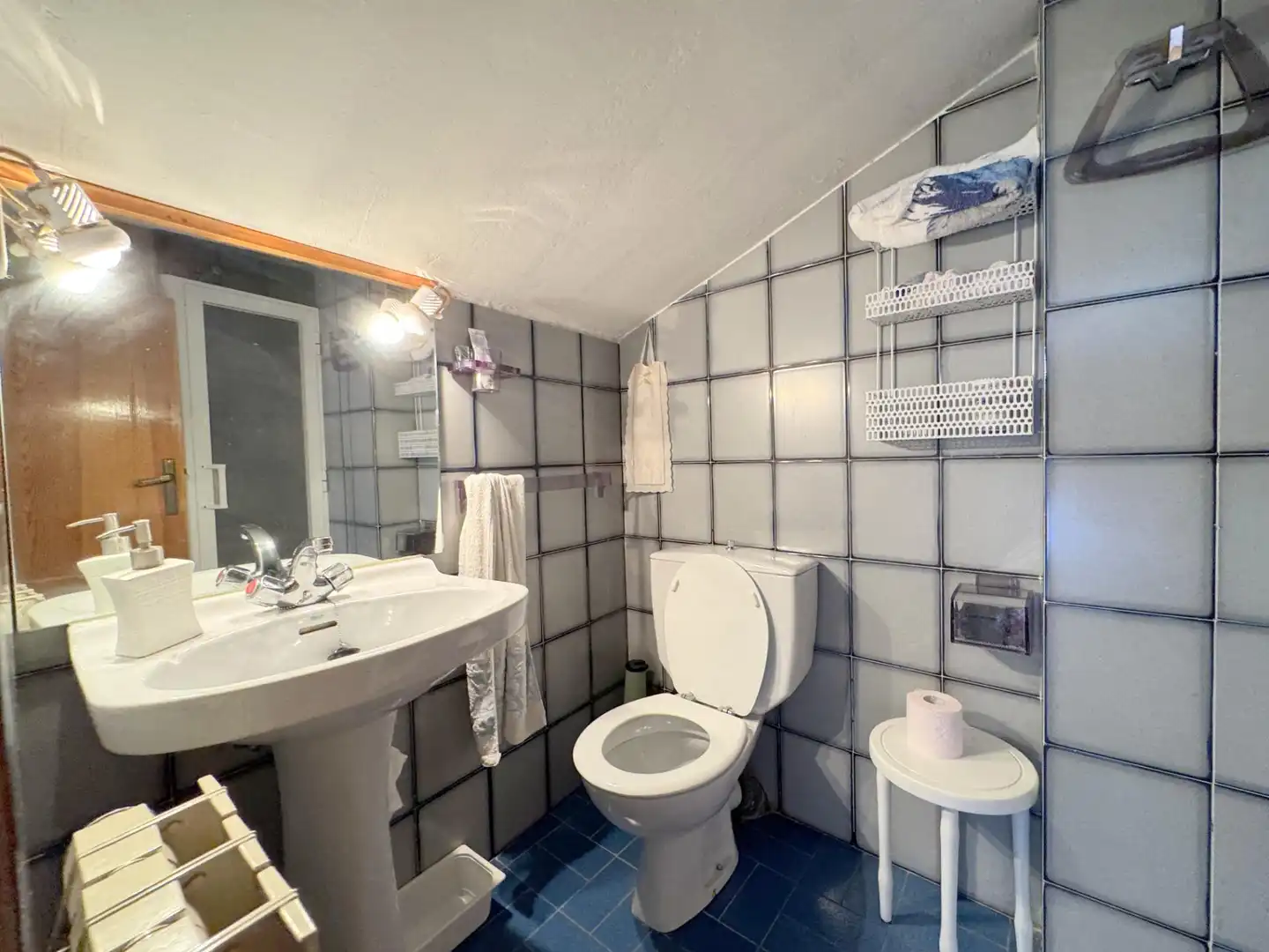 Bathroom of Houses for sale in Candeleda, Ávila