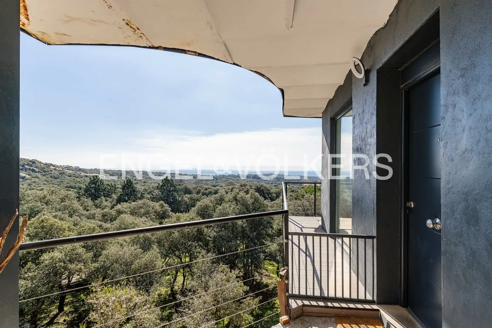 Balcony of Houses for sale in Hoyo de Manzanares  with Air Conditioner, Heating and Private garden