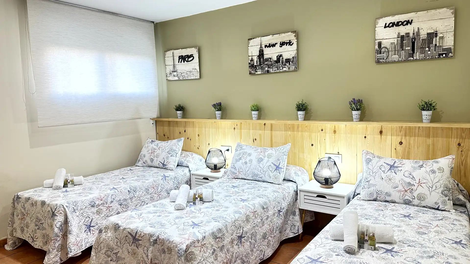 Schlafzimmer von Wohnungen zur Miete in Oliva mit Klimaanlage, Heizung und Privatgarten