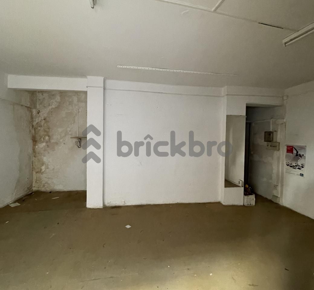 Premises for sale in  Barcelona Capital