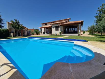 Piscina de Casa o xalet en venda en Ahigal amb Aire condicionat i Piscina