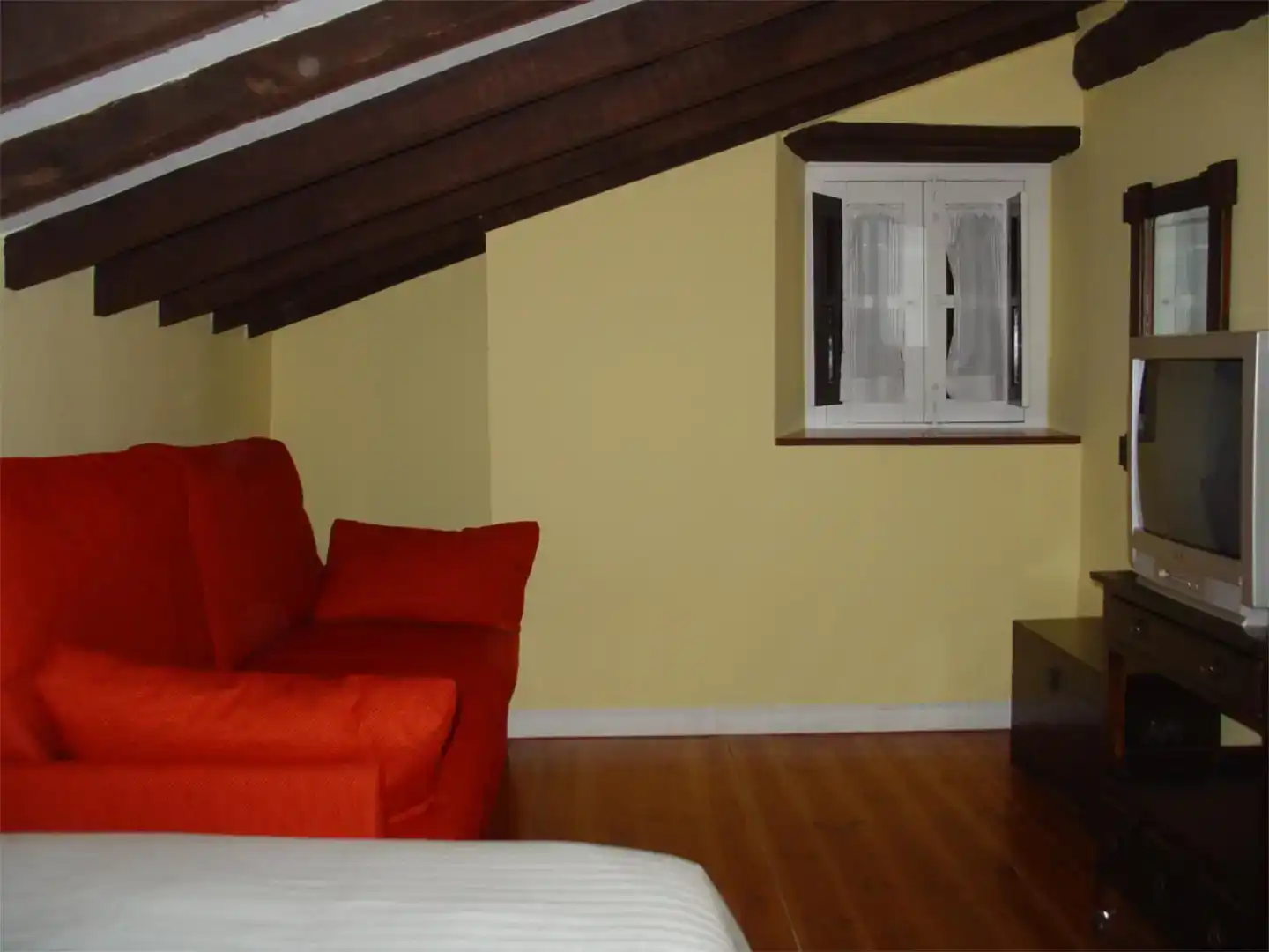Sala d'estar de Dúplex en venda en Santillana del Mar amb Balcó