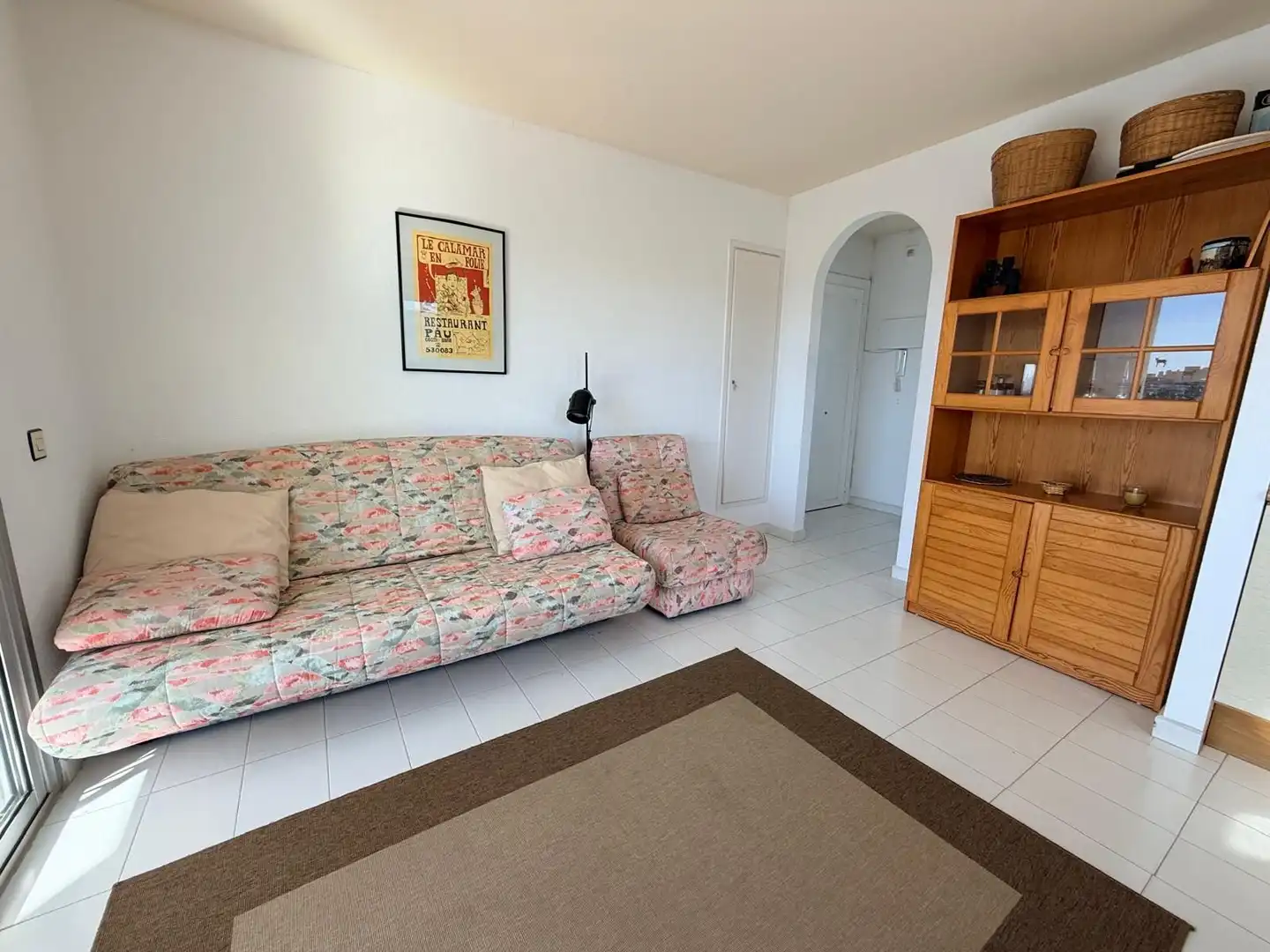 Sala d'estar de Estudi en venda en Roses amb Calefacció, Terrassa i Moblat