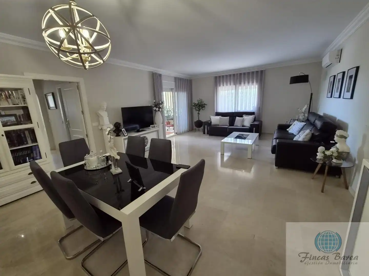 Sala de estar de Piso en venta en Mijas con Aire acondicionado, Terraza y Trastero