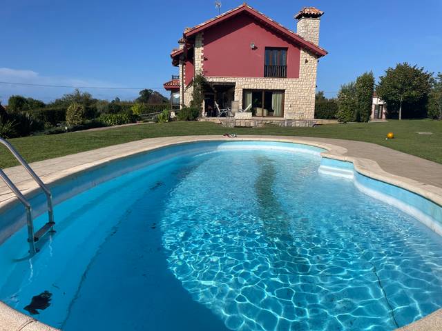 Casa-chalet en Venta en Camino del Chamurru en Cabueñes