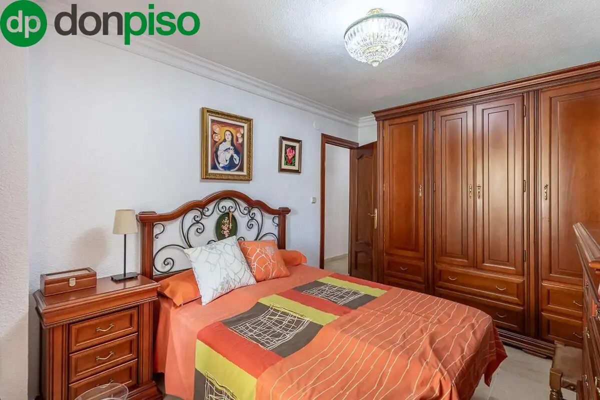 Bedroom of Flat for sale in Granada