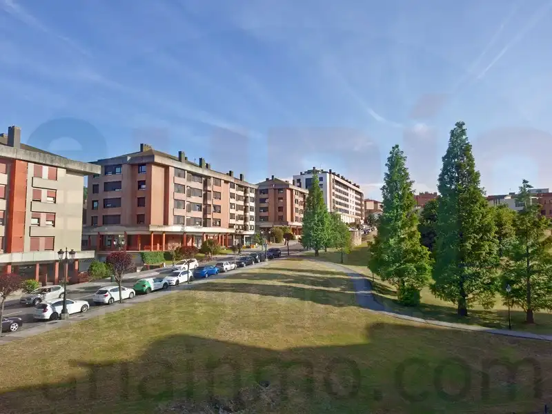 Exterior view of Flat for rent in Oviedo   with Heating, Storage room and Furnished