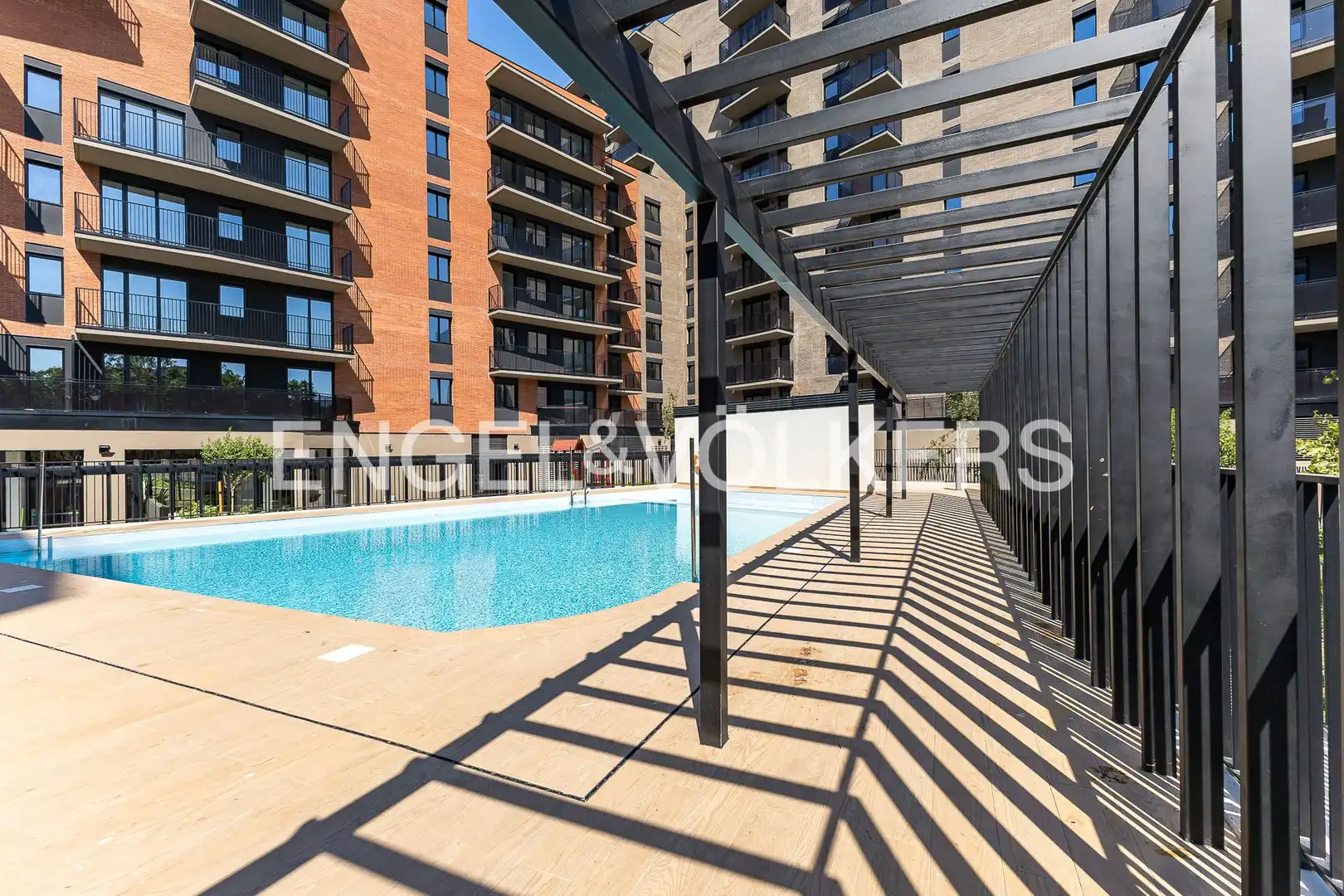 Piscina de Pis de lloguer en Barcelona amb Calefacció i Parquet