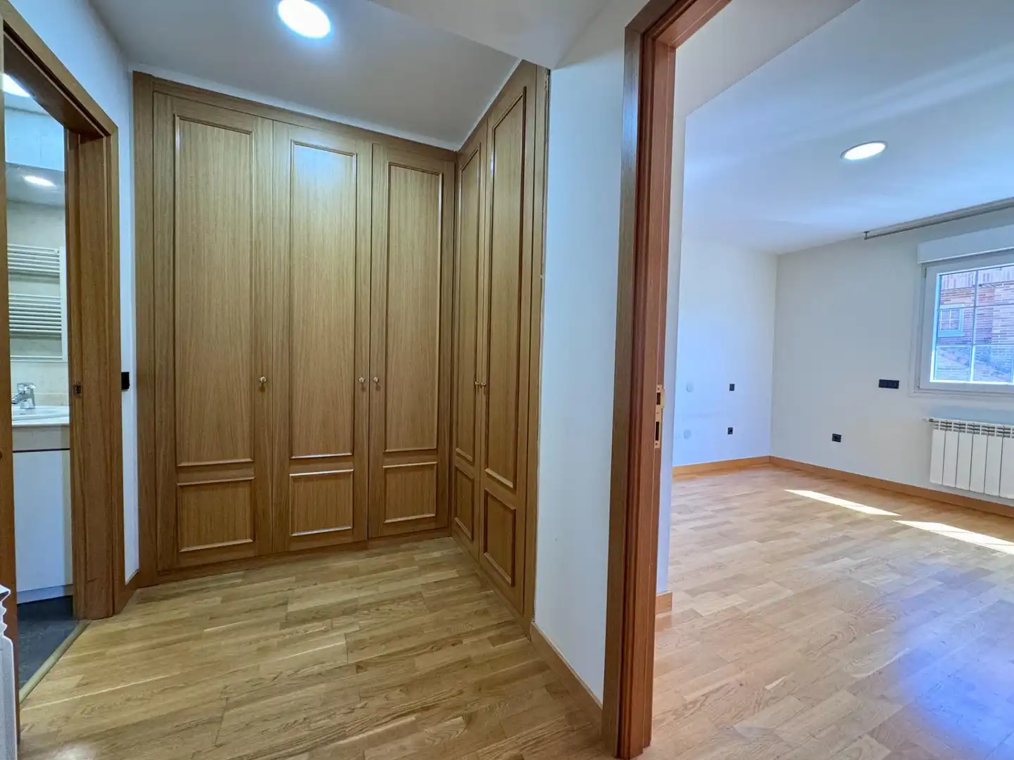 Habitación de Casa adosada en venta en Villanueva de la Cañada con Parquet