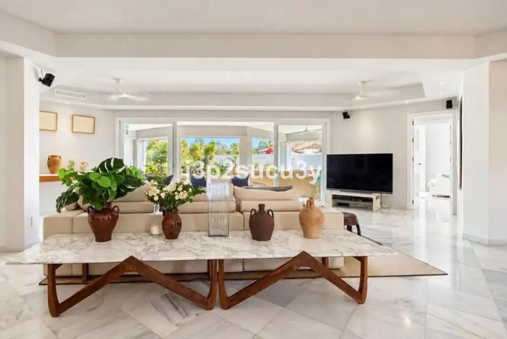 Sala d'estar de Casa o xalet de lloguer en Marbella amb Aire condicionat, Jardí privat i Terrassa
