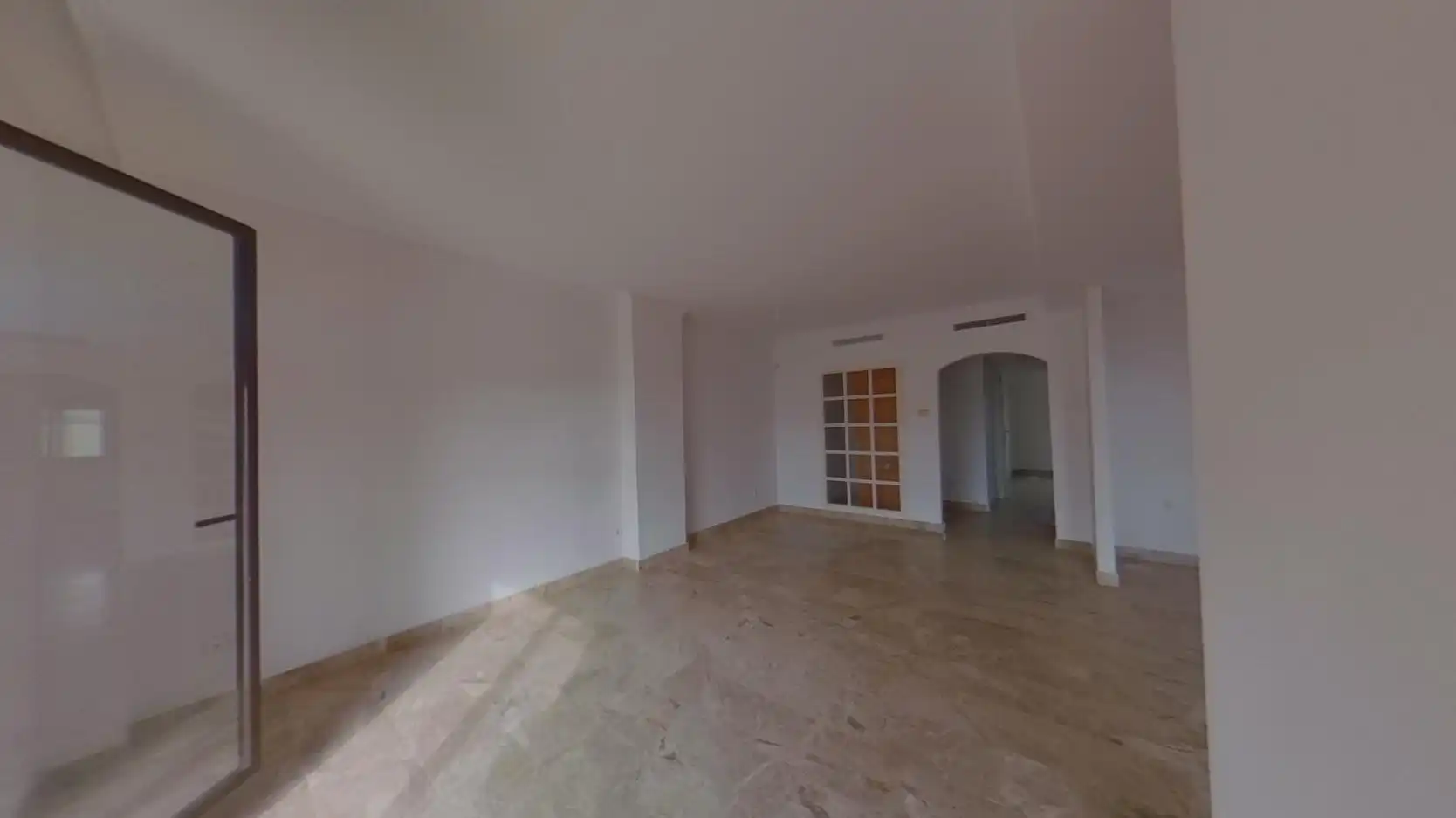 Ático en venta en Estepona con Trastero y Piscina