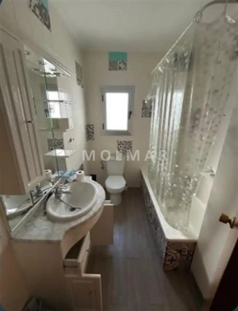 Baño de Piso en venta en Godelleta con Aire acondicionado, Terraza y Balcón