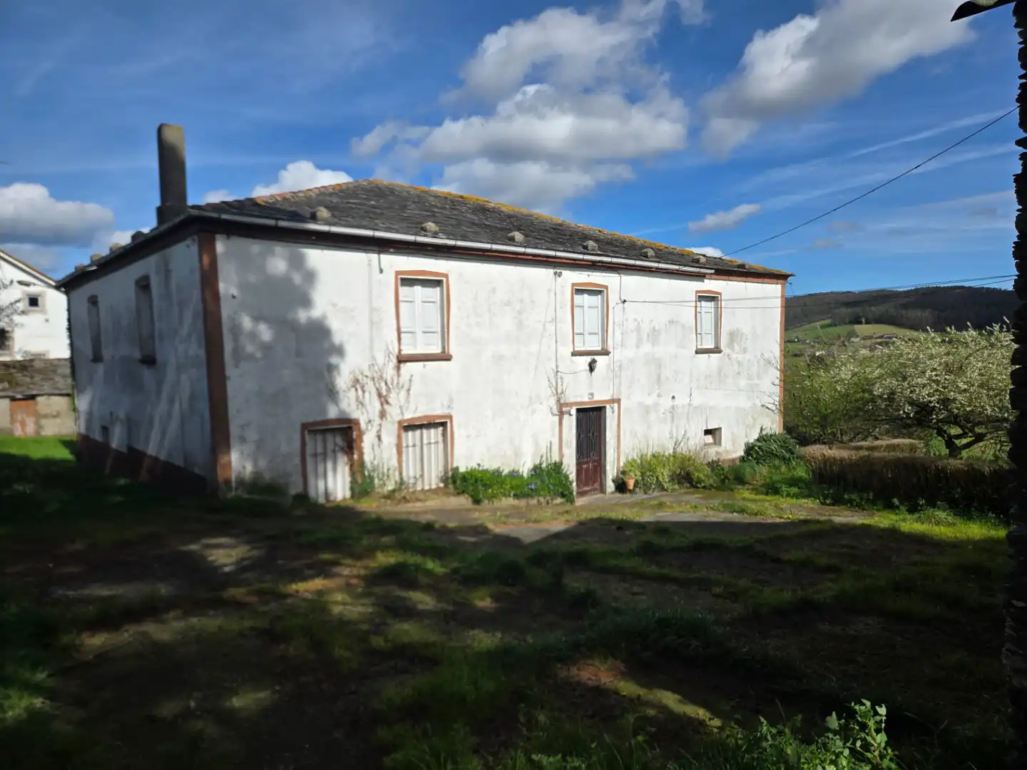 Vista exterior de Casa o xalet en venda en Barreiros amb Jardí privat, Traster i Moblat