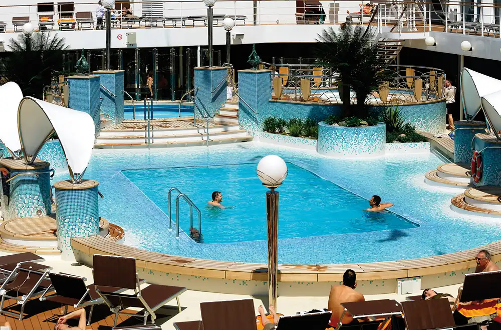 Piscina de Apartament de lloguer en Orihuela amb Aire condicionat, Moblat i Forn