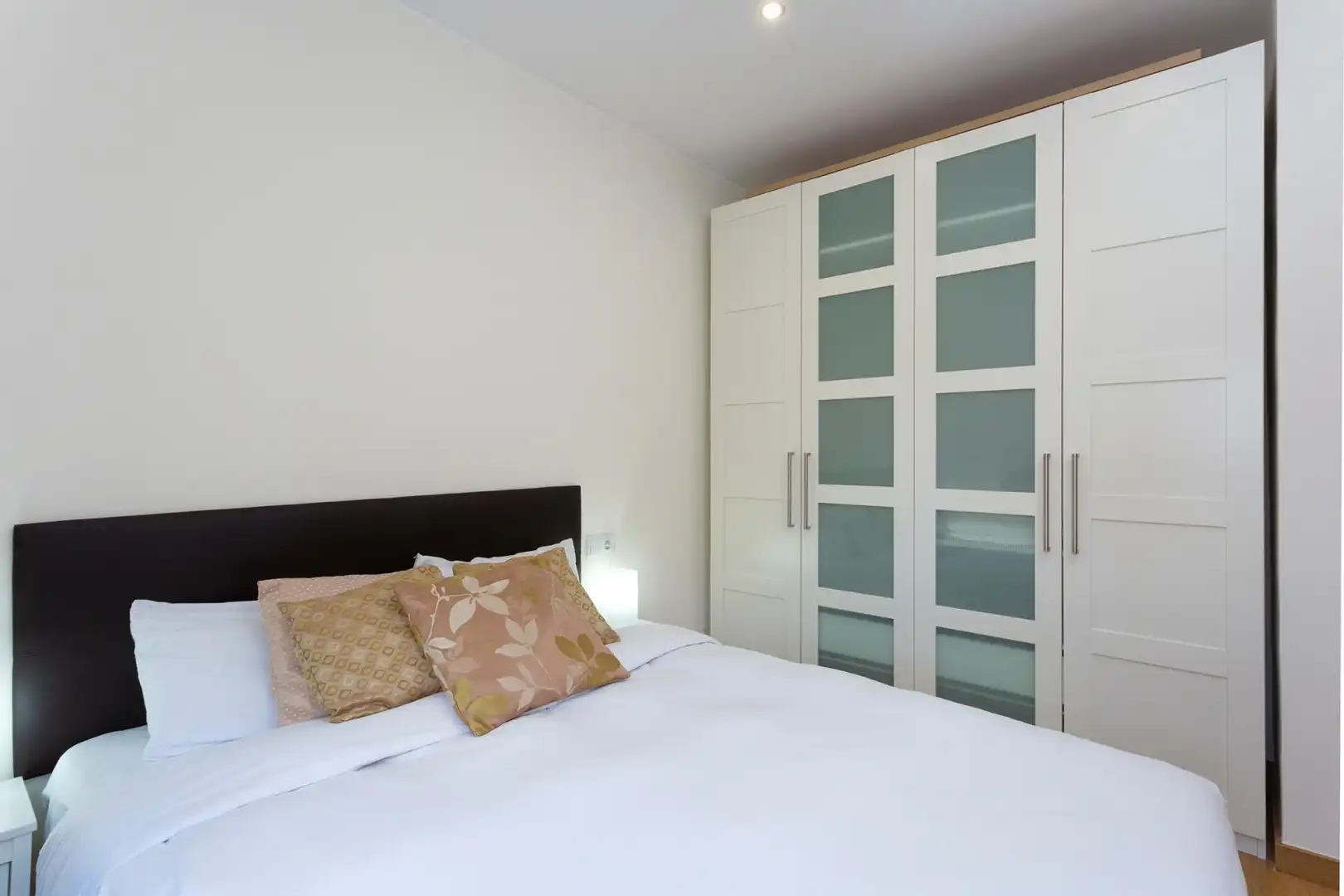 Bedroom of Flat for sale in Barcelona  with Air Conditioner, Heating and Parquet flooring