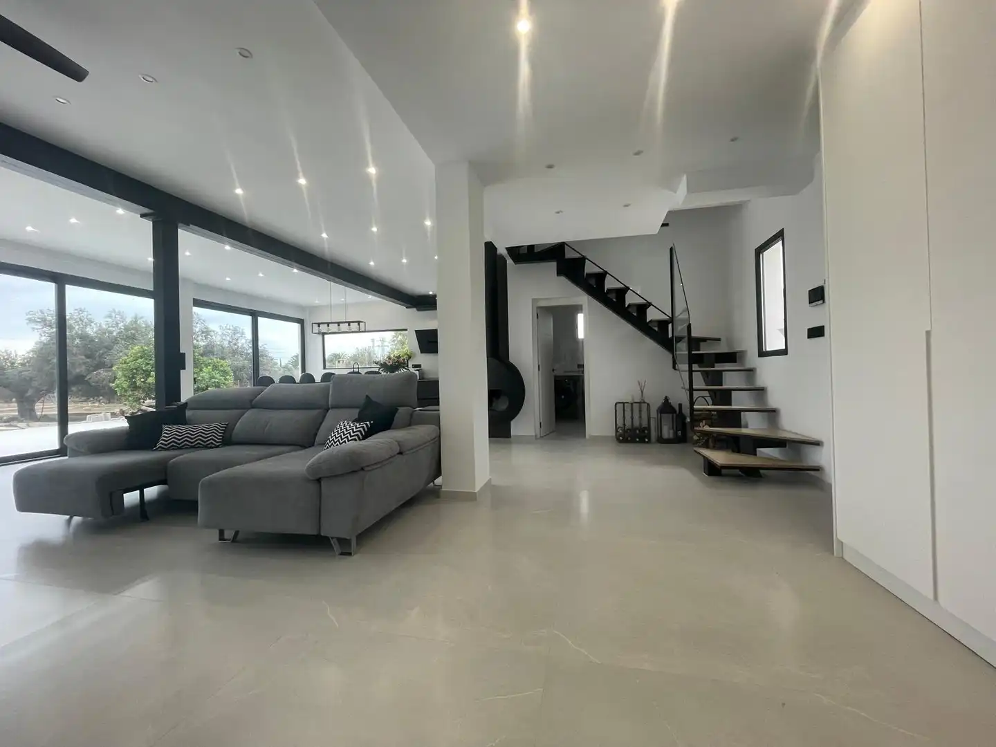 Sala d'estar de Casa o xalet en venda en Elche / Elx amb Aire condicionat, Terrassa i Traster