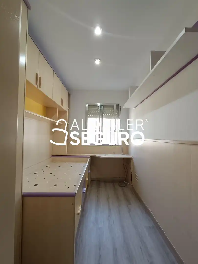 Bedroom of Flat for rent in Parla  with Air Conditioner, Heating and Furnished