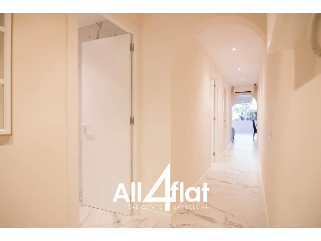 Flat with lift for sale in Calle Villarroel, imagen 32
