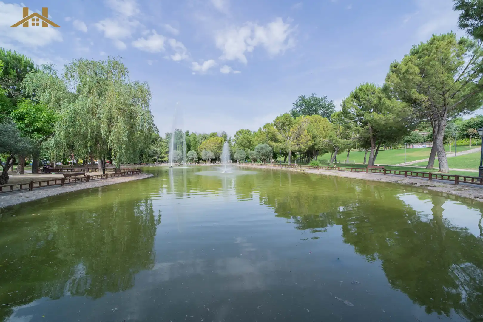 Casa adosada en venta en Altos del Olivar - El Caracol