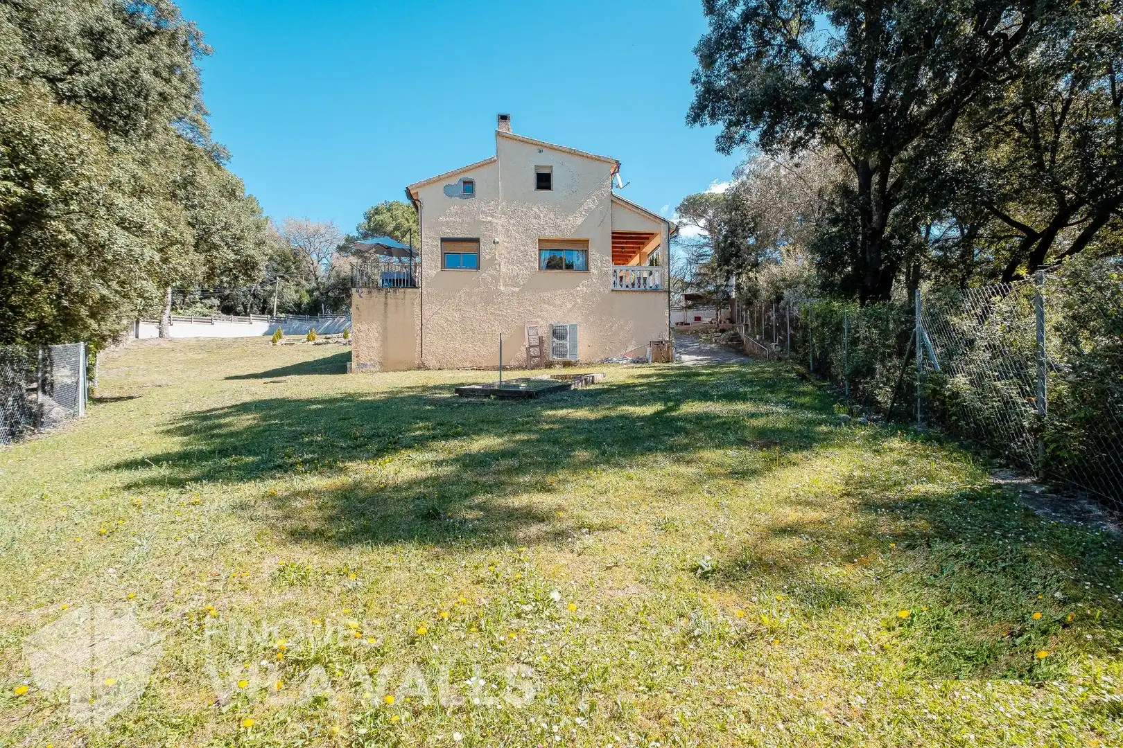 Vista exterior de Casa o xalet en venda en Sant Quirze Safaja amb Jardí privat, Parquet i Terrassa