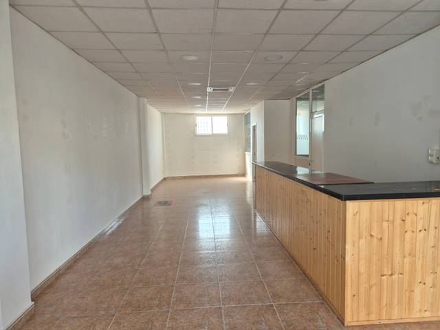 Local comercial en Alquiler en Roda de Berà