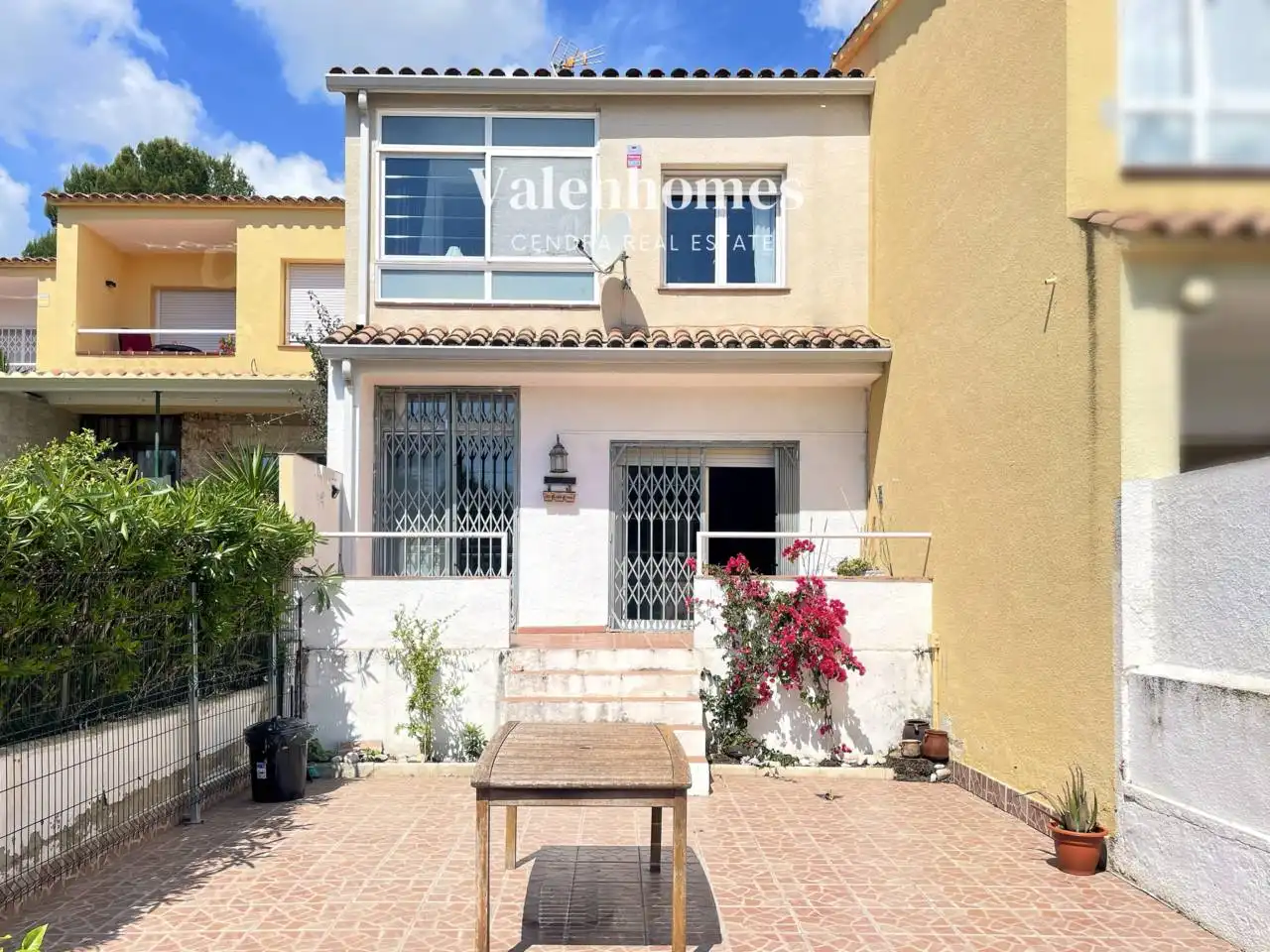Vista exterior de Casa o xalet en venda en Vandellòs i l'Hospitalet de l'Infant amb Calefacció i Terrassa