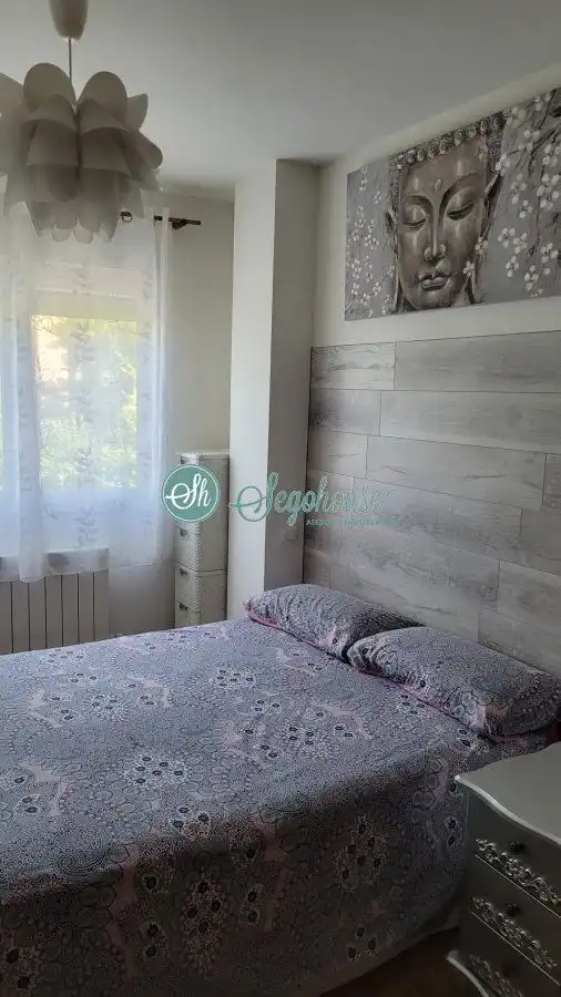 Habitación de Apartamento en venta en Palazuelos de Eresma con Calefacción y Trastero