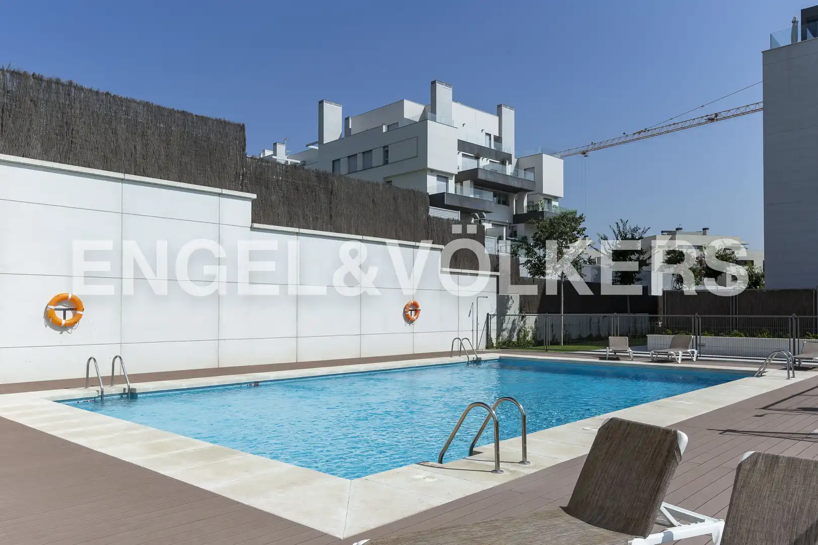 Piscina de Ático de alquiler en Madrid con Aire acondicionado, Calefacción y Terraza