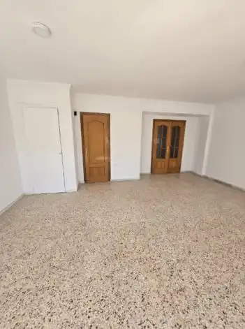 Wohnung zur Miete in Canals mit Balkon und Alarm