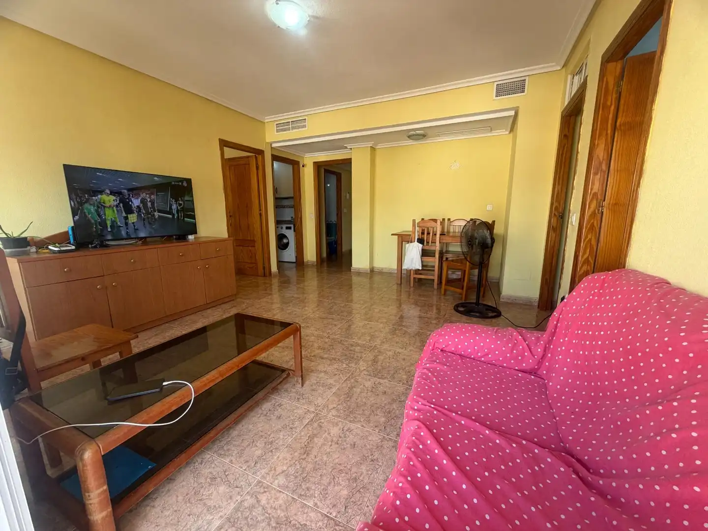 Sala d'estar de Apartament en venda en Águilas amb Aire condicionat, Terrassa i Moblat