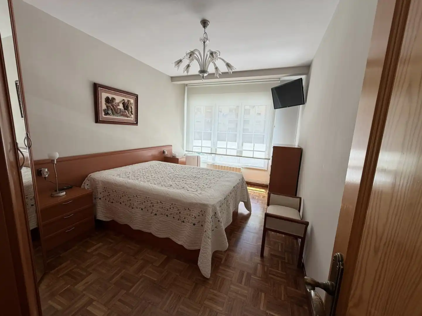 Dormitori de Pis de lloguer en Avilés amb Calefacció, Parquet i Moblat