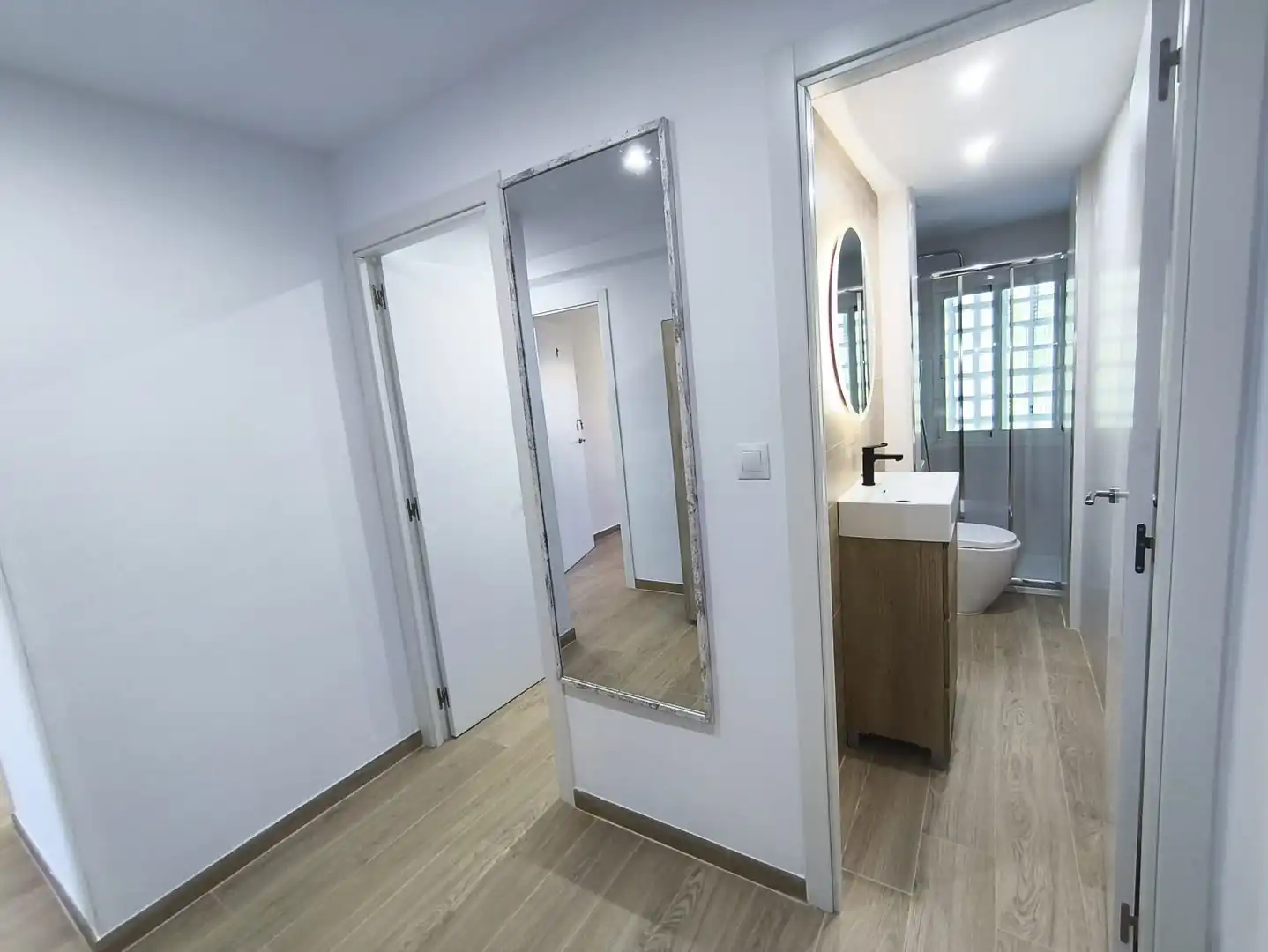 Baño de Piso para compartir en Madrid con Calefacción, Amueblado y Horno