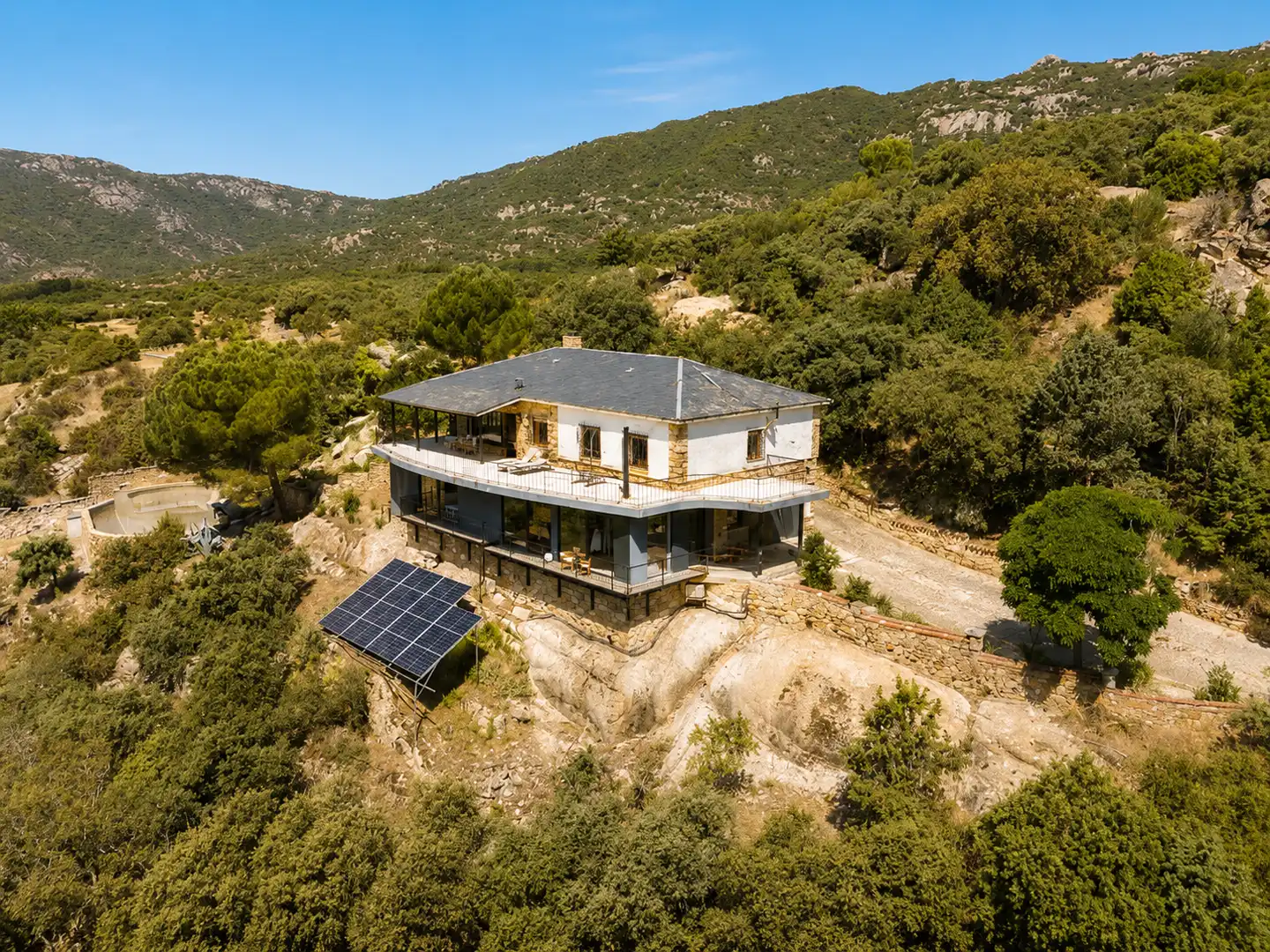 Exterior view of Houses for sale in Hoyo de Manzanares  with Air Conditioner, Private garden and Swimming Pool