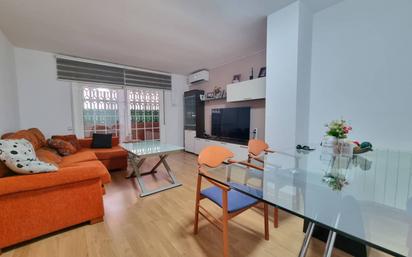 Living room of Flat for sale in Molins de Rei  with Air Conditioner, Heating and Parquet flooring