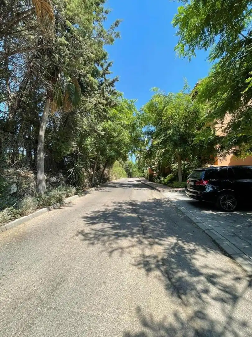 Außenansicht von Erdgeschoss zur Miete in Estepona mit Klimaanlage, Terrasse und Schwimmbad