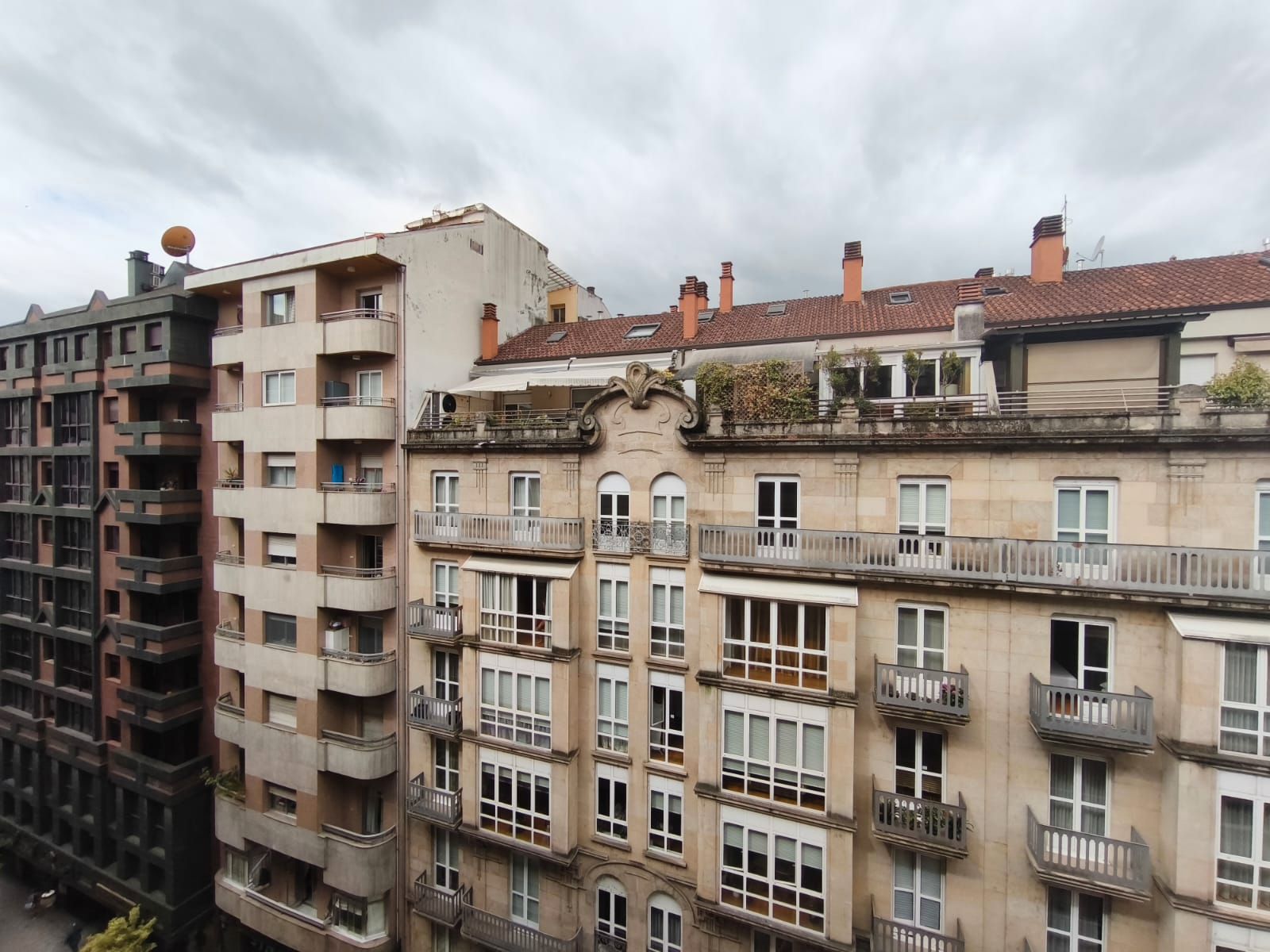 Exterior view of Flat for sale in Ourense Capital   with Heating, Parquet flooring and Storage room