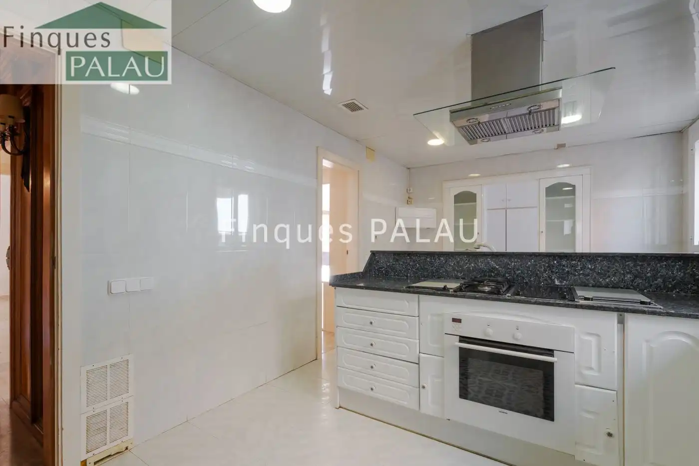Kitchen of Houses for rent in Sant Joan Despí  with Air Conditioner, Heating and Private garden