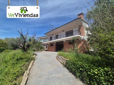 Casa amb balcó en venda a Carrer Major 611