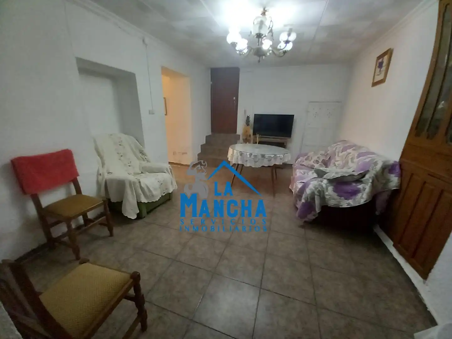 Sala d'estar de Finca rústica en venda en Casas de Juan Núñez amb Moblat i Balcó