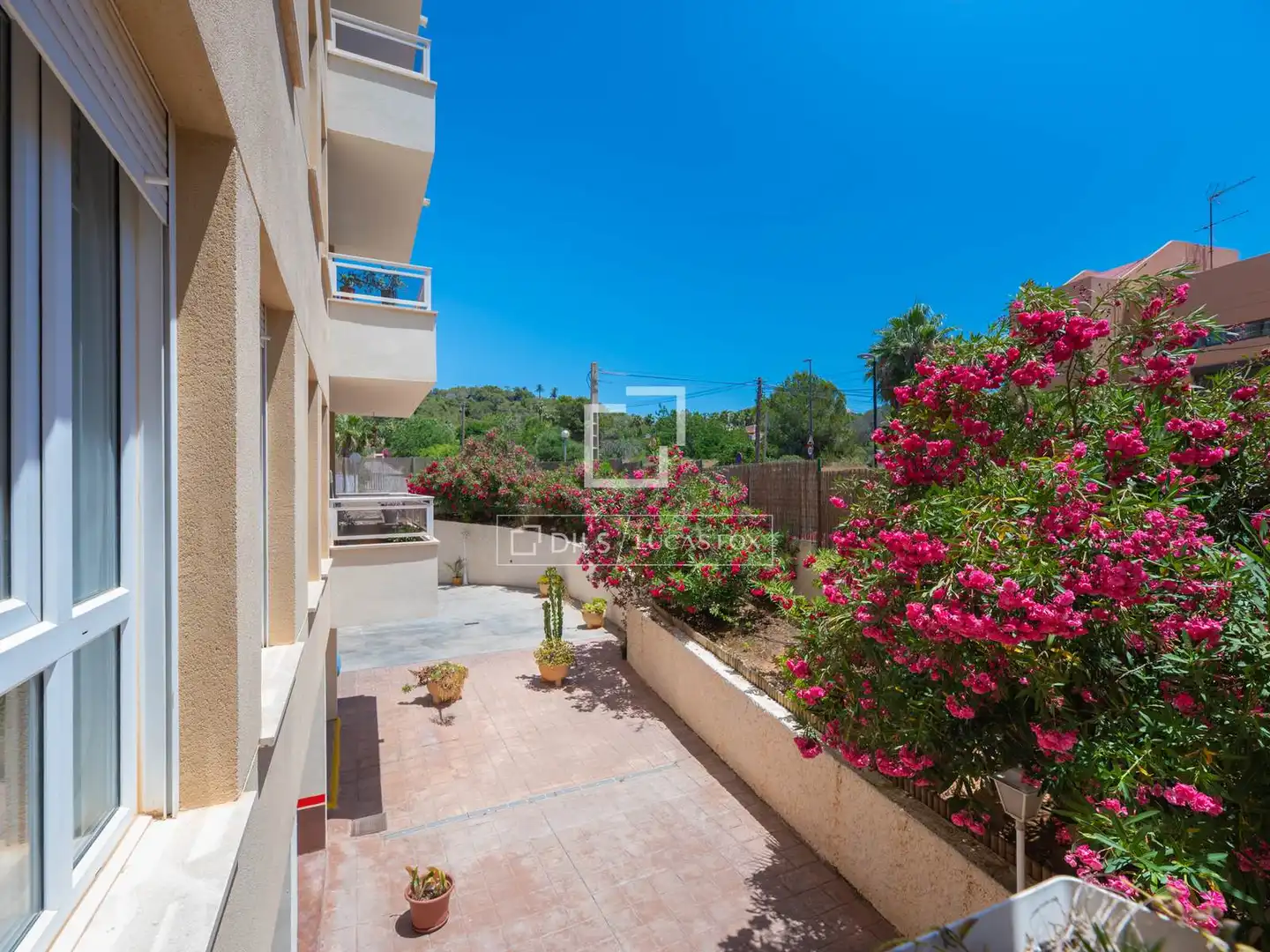 Außenansicht von Wohnung zum Verkauf in Eivissa mit Klimaanlage, Privatgarten und Terrasse