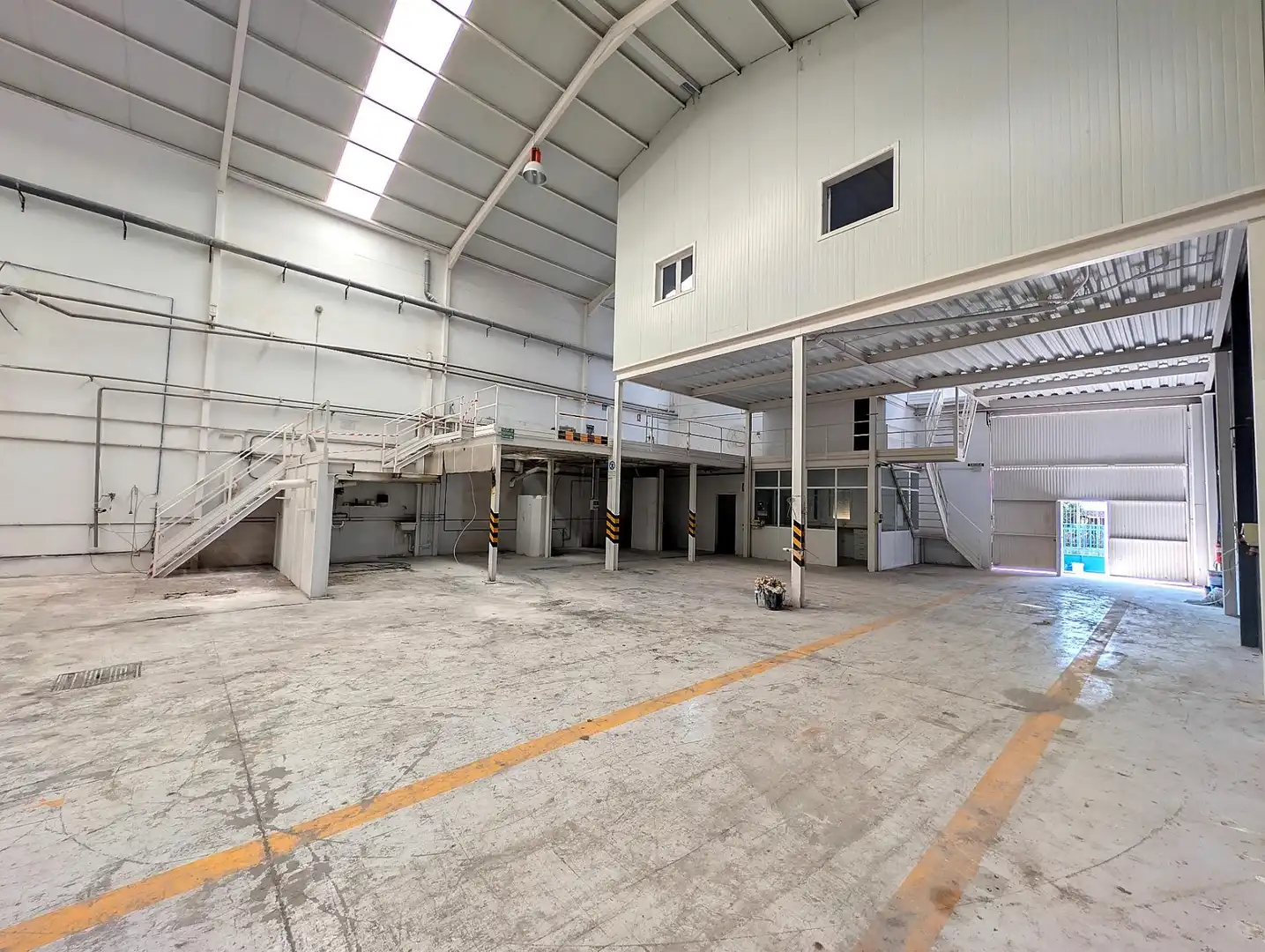 Nave industrial de alquiler en Benacazón