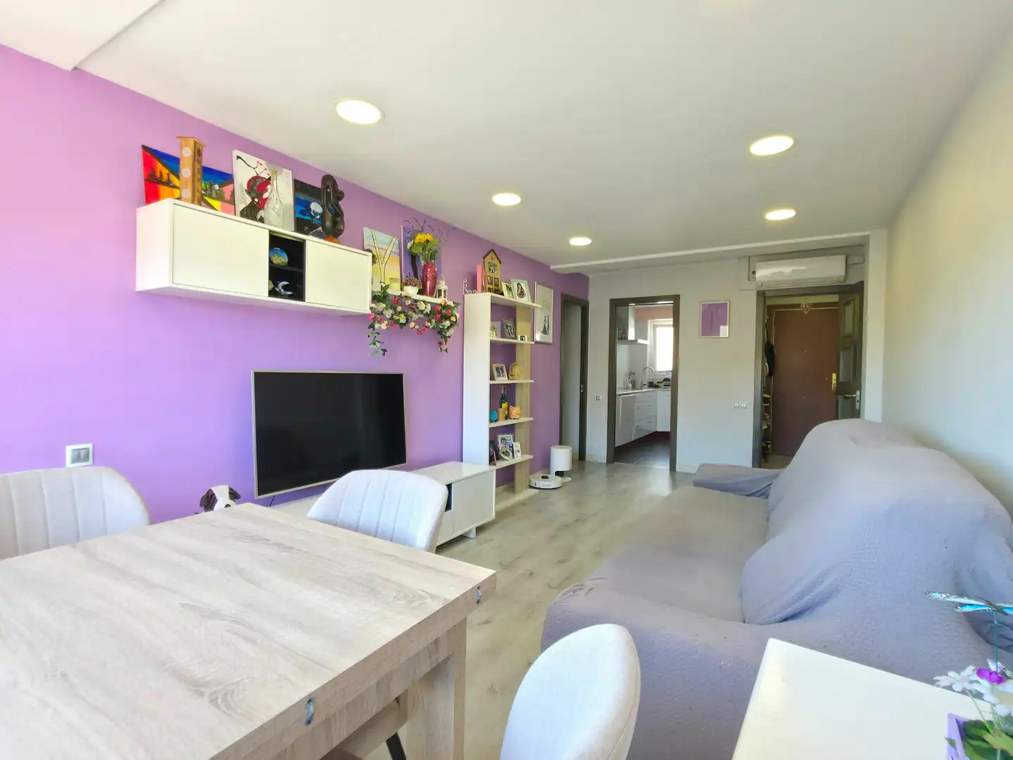 Wohnzimmer von Dachboden zum Verkauf in Rubí mit Klimaanlage, Heizung und Terrasse