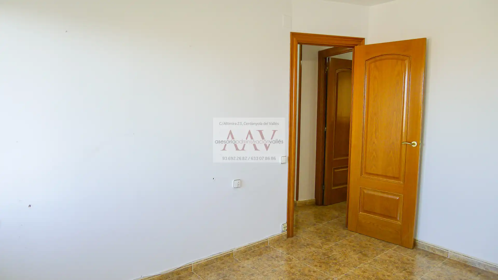 Habitación de Piso en venta en Cerdanyola del Vallès con Calefacción, Horno y Balcón