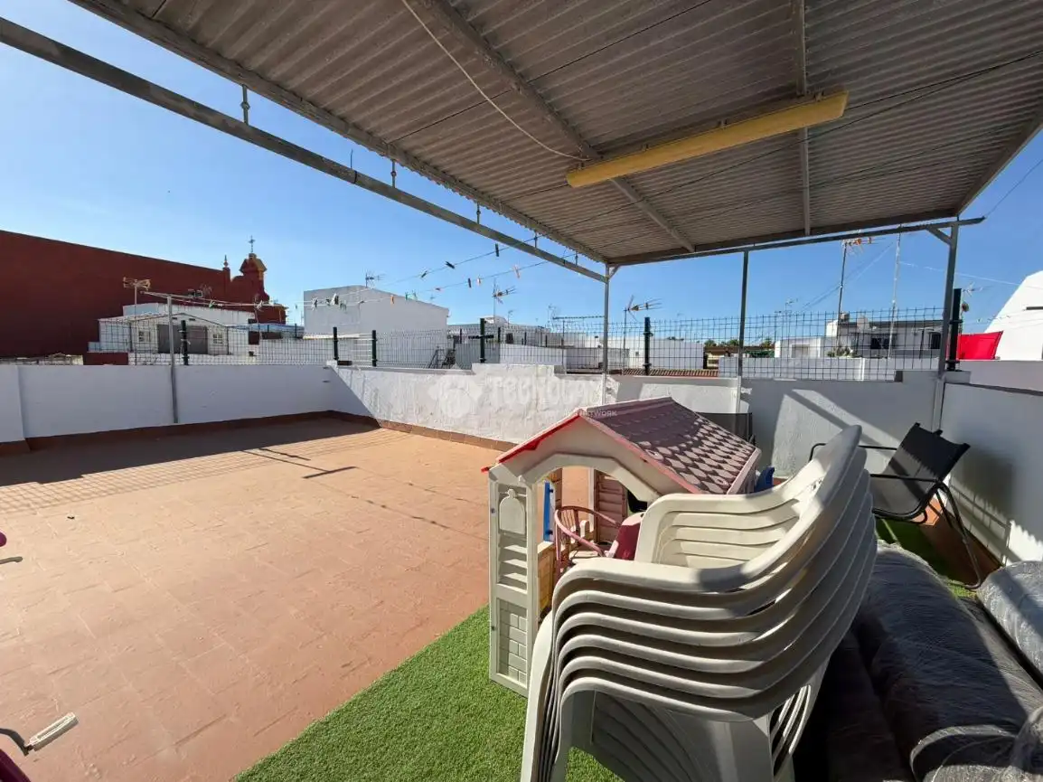 Terraza de Piso en venta en Isla Cristina con Aire acondicionado, Terraza y Amueblado