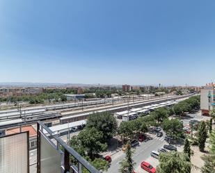 Vista exterior de Àtic en venda en  Granada Capital amb Aire condicionat i Balcó