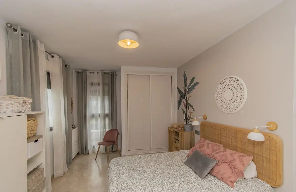 Dormitori de Apartament en venda en Estepona amb Aire condicionat, Traster i Moblat