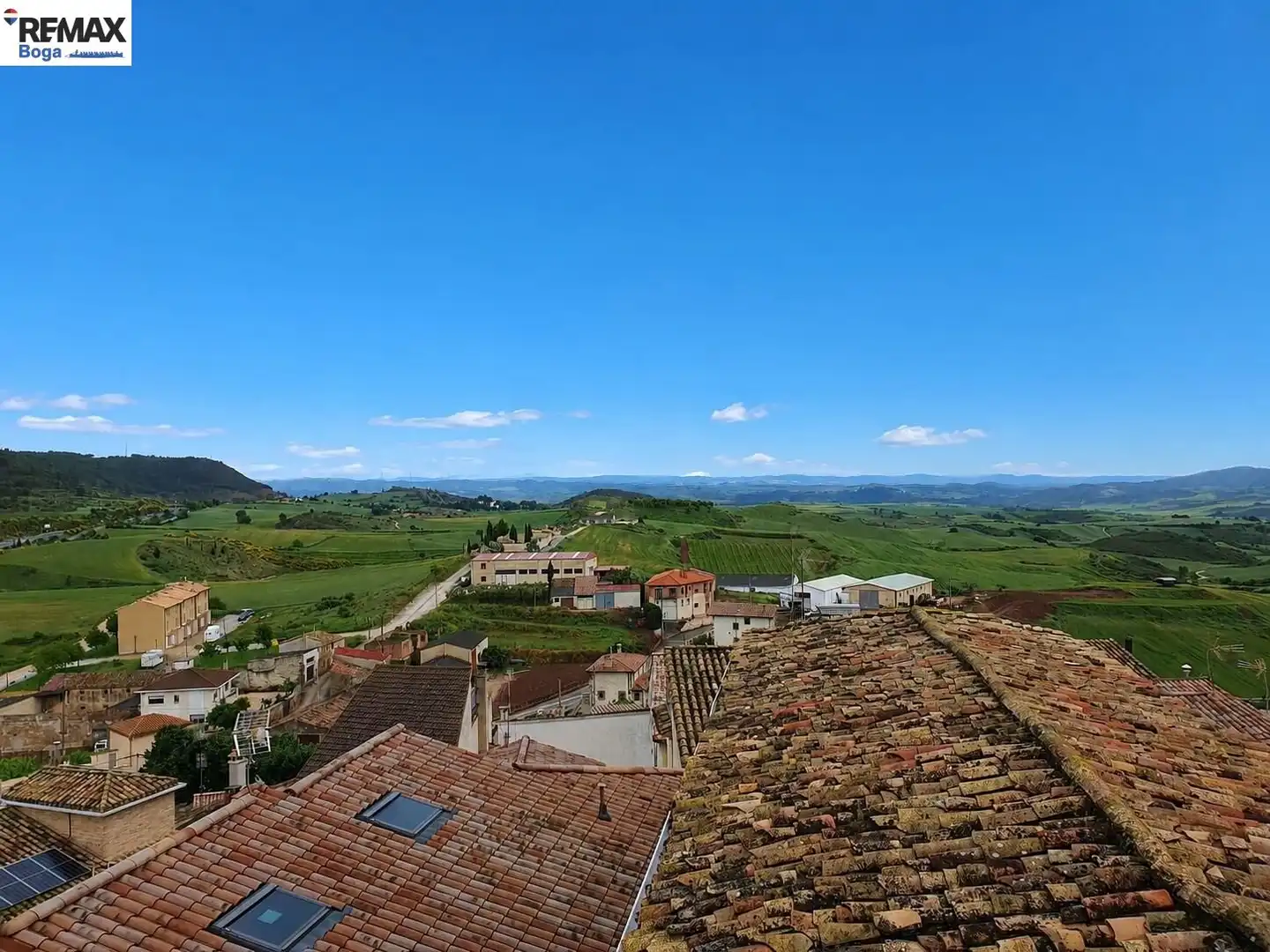 Vista exterior de Casa o xalet en venda en Cirauqui / Zirauki amb Calefacció, Terrassa i Traster